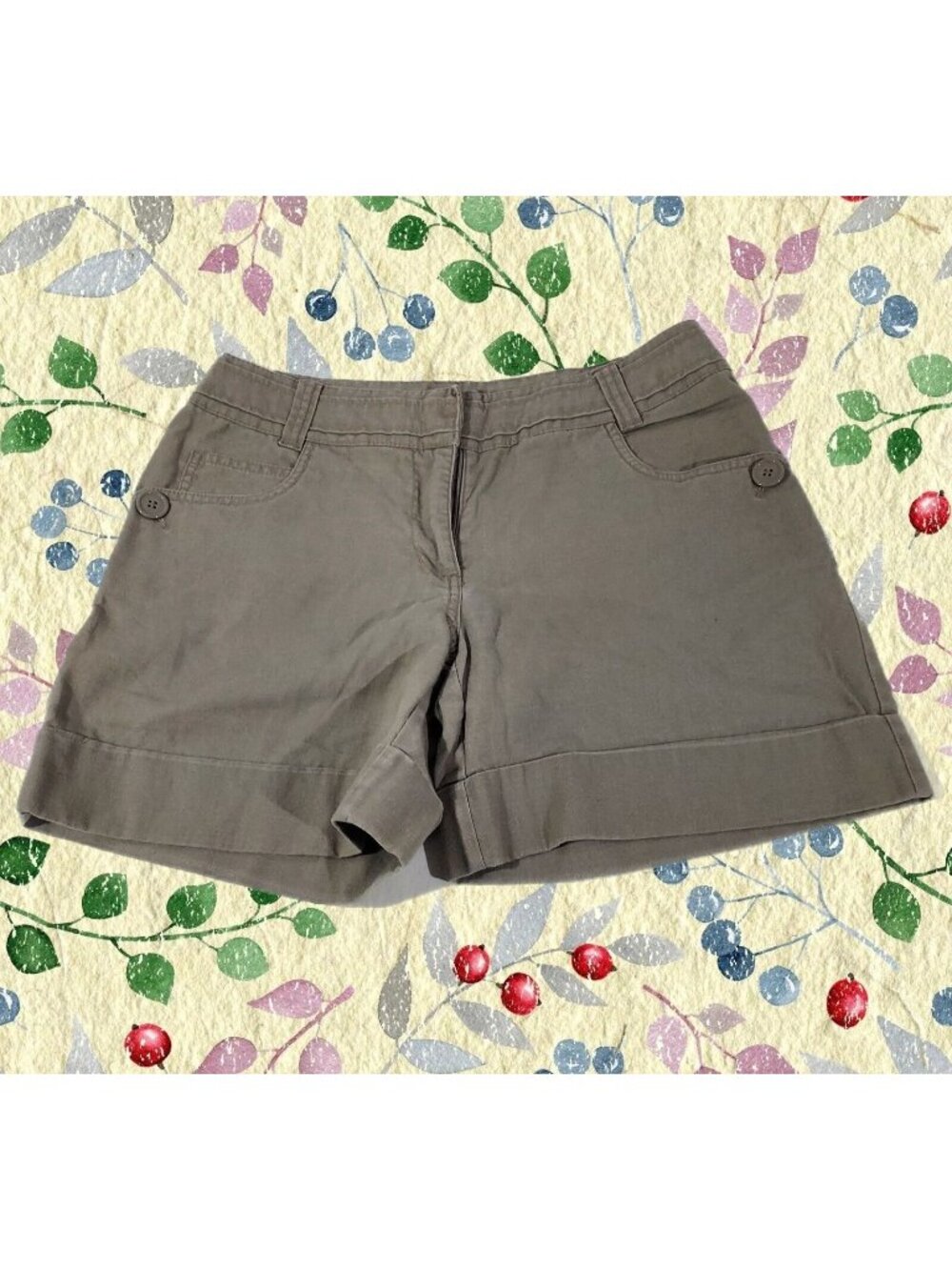 Shorts H&M Beige Mid Rise Cuffed Stretch Cotton Women 8